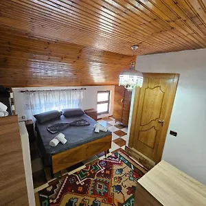 voga-guesthouse.albaniahotels.org/