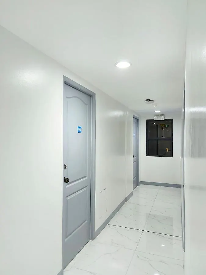**  Airobedz Mckinley - Near Sm Aura Hotel Manila Philippines